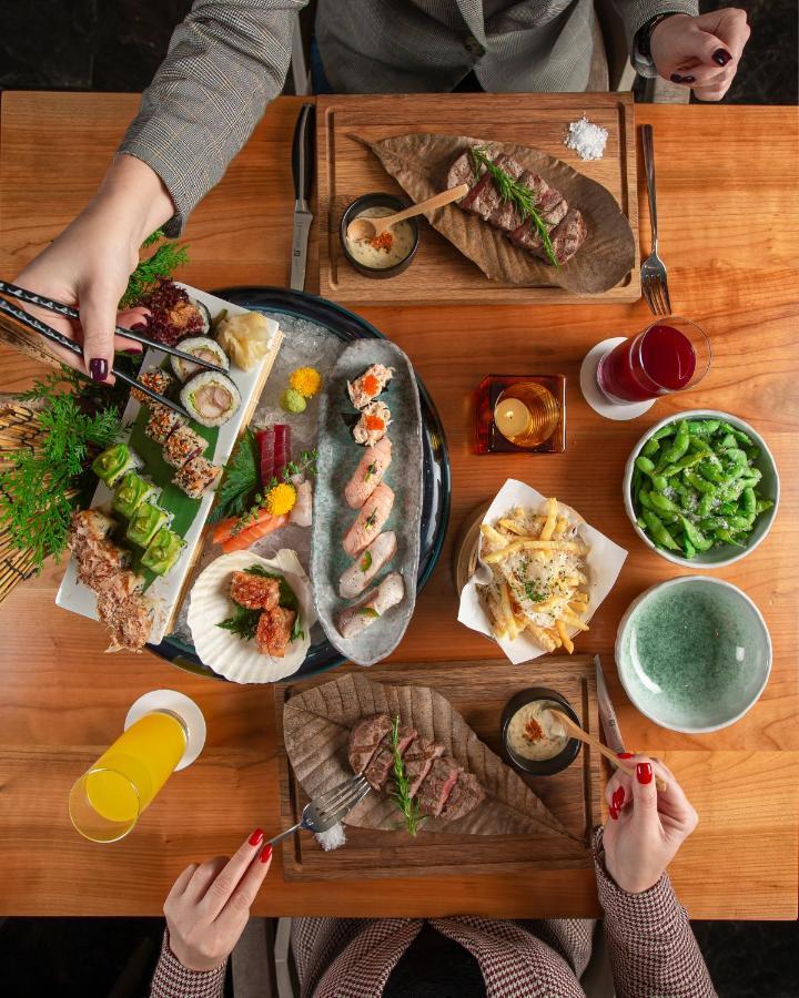 Hotel Mondrian Ad Dawhah Esterno foto A selection of Japanese cuisine