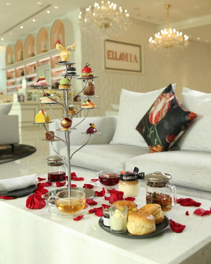 Hotel Mondrian Ad Dawhah Esterno foto Afternoon tea at the Taj Mahal Palace, Mumbai