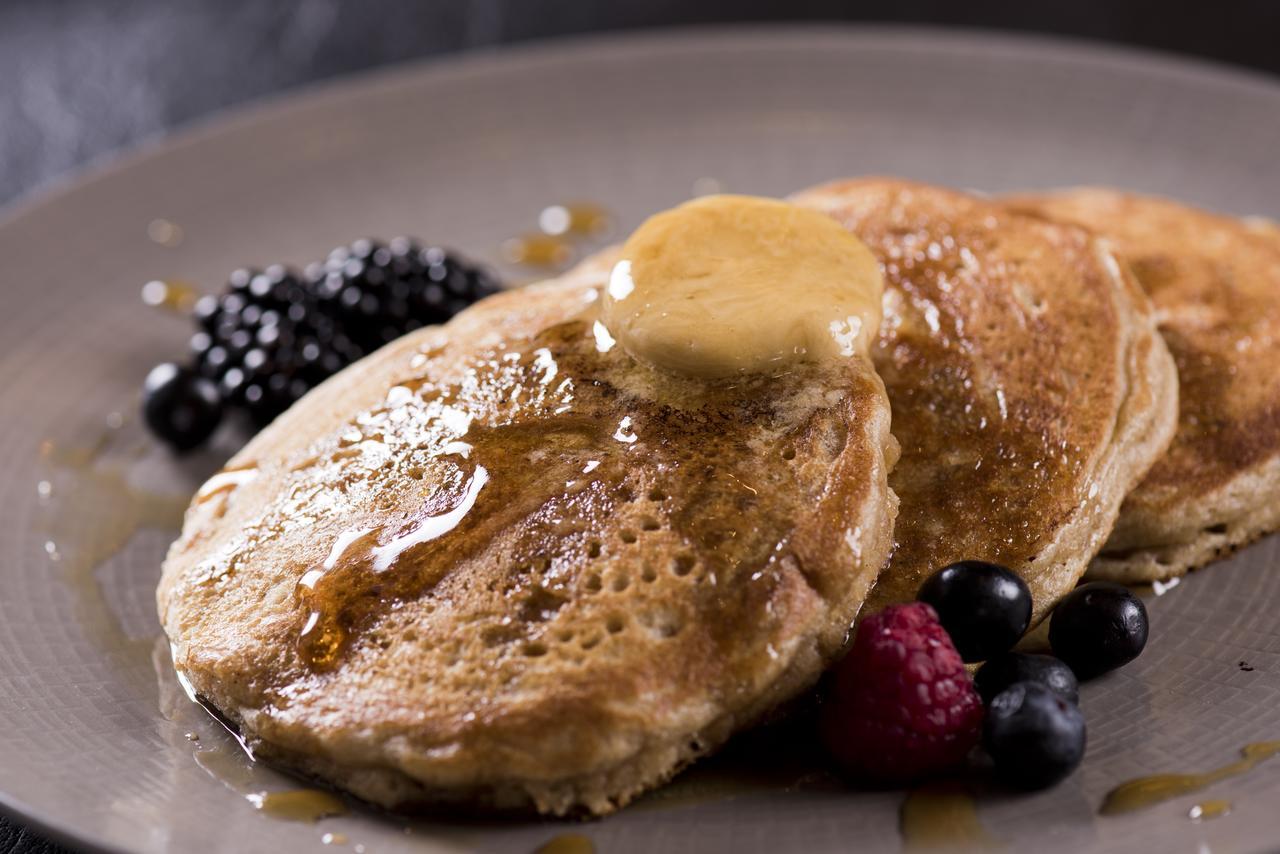 Hotel Mondrian Ad Dawhah Esterno foto Pancakes with maple syrup